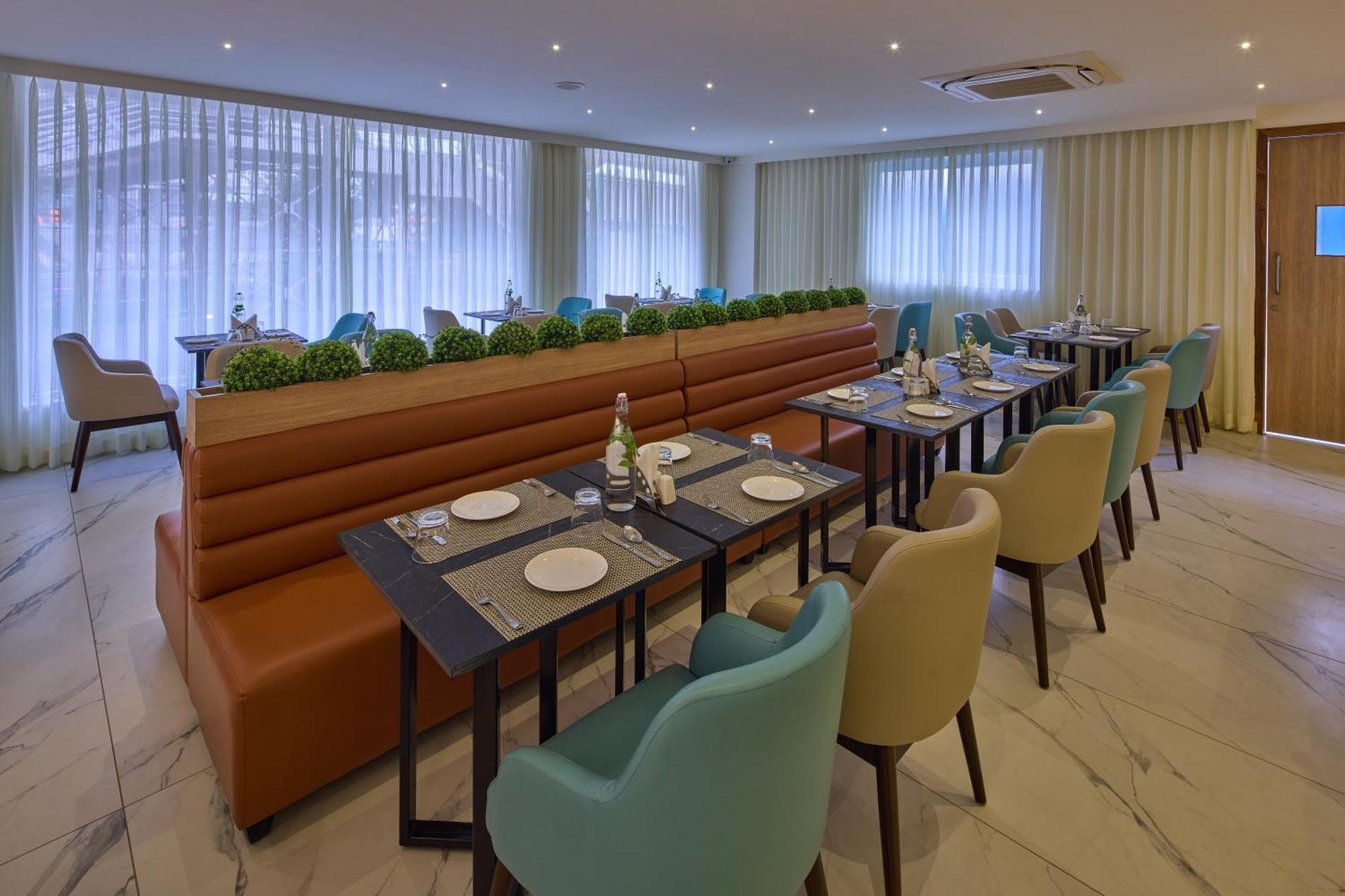 Grand Continent Hebbal A Sarovar Portico Affiliate Hotel Бангалор Экстерьер фото
