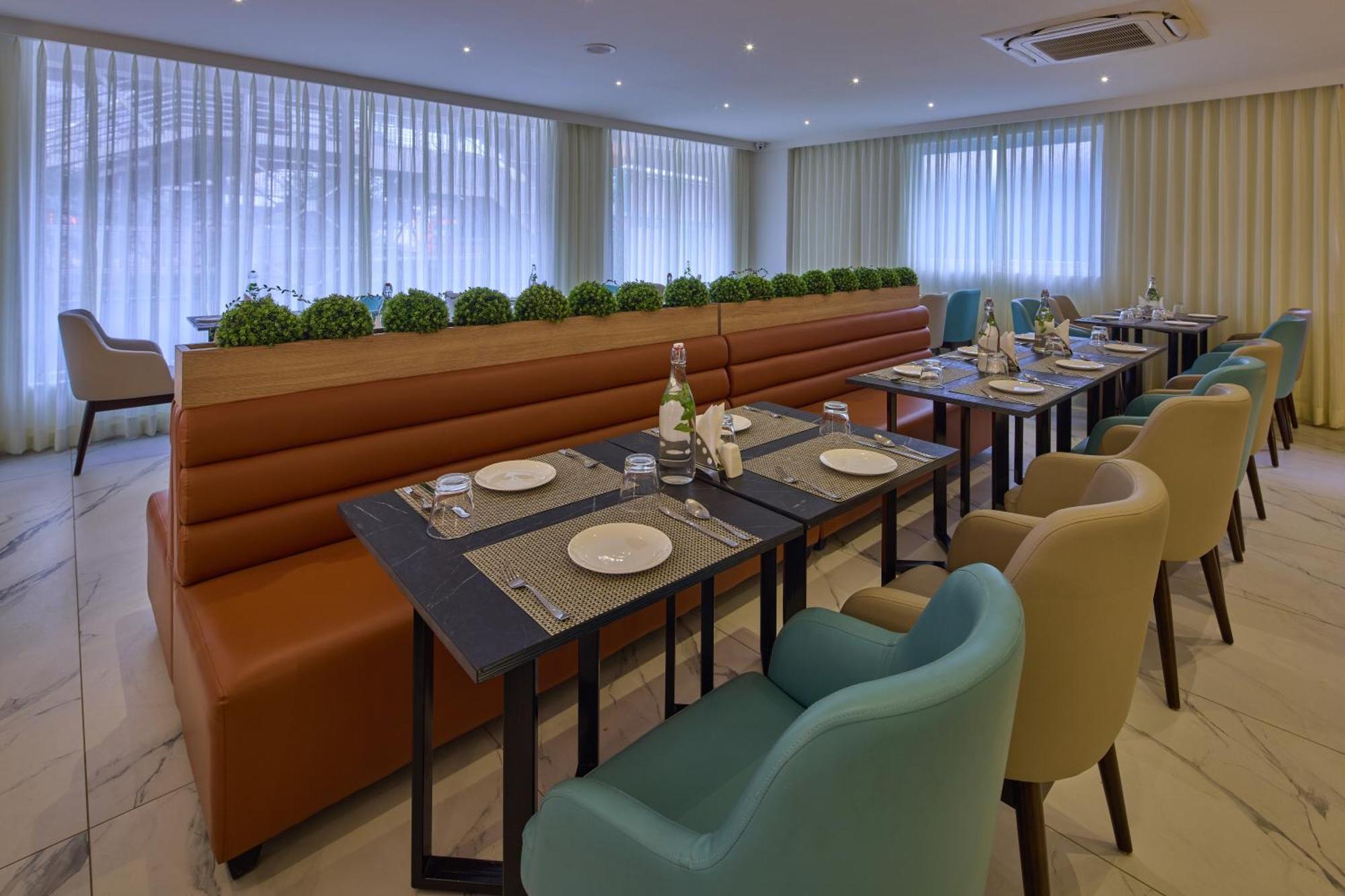 Grand Continent Hebbal A Sarovar Portico Affiliate Hotel Бангалор Экстерьер фото