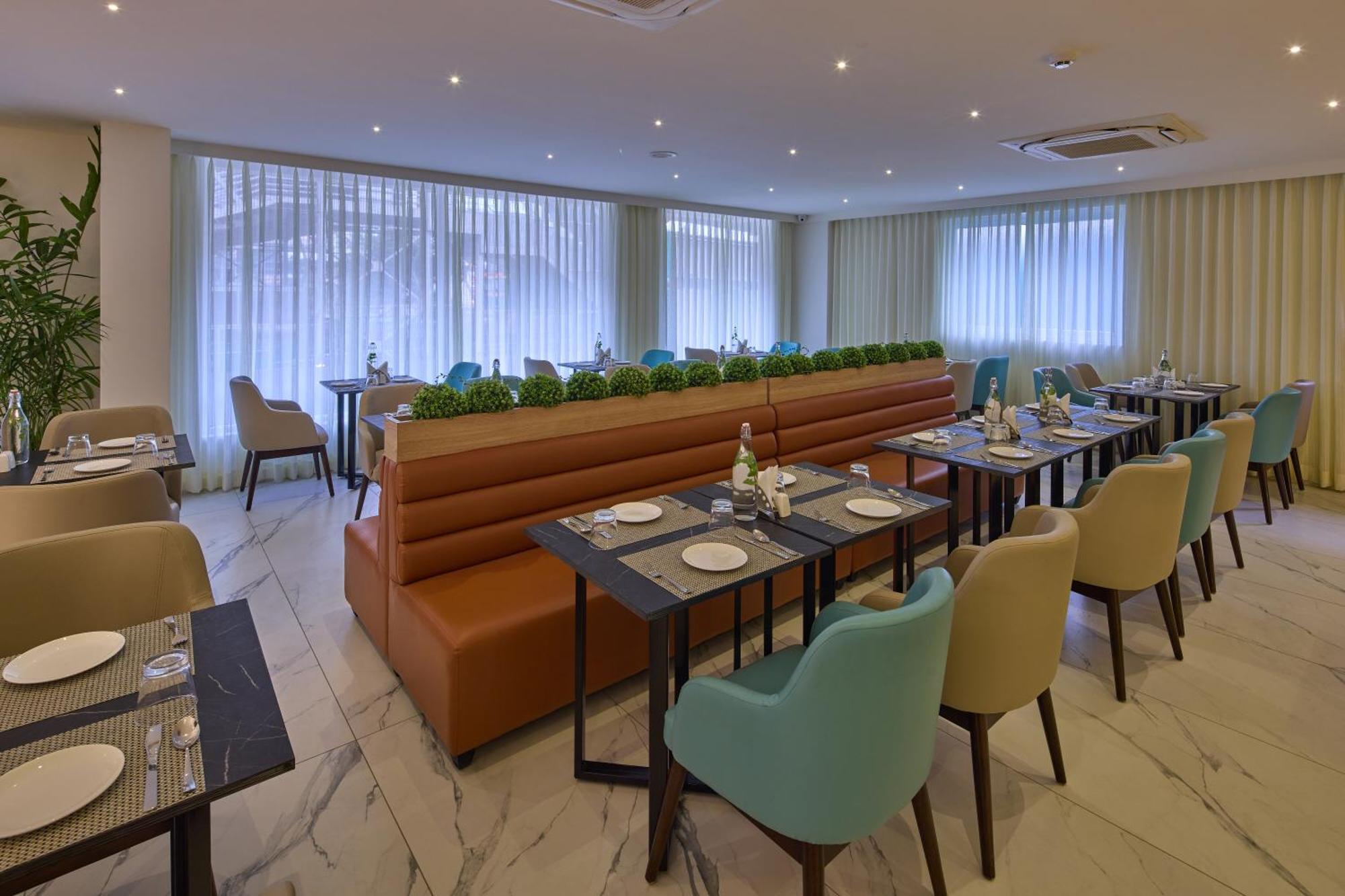 Grand Continent Hebbal A Sarovar Portico Affiliate Hotel Бангалор Экстерьер фото
